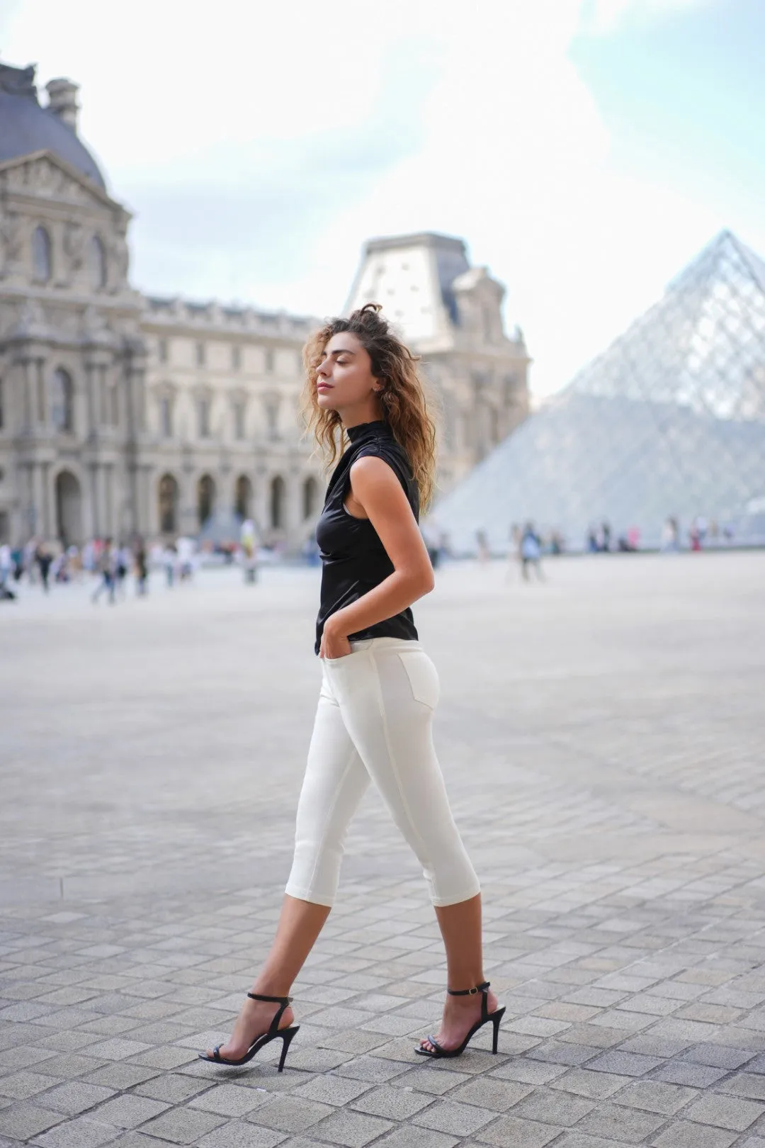 Capris Ultra Stretch Skinny Pants in Old Rose