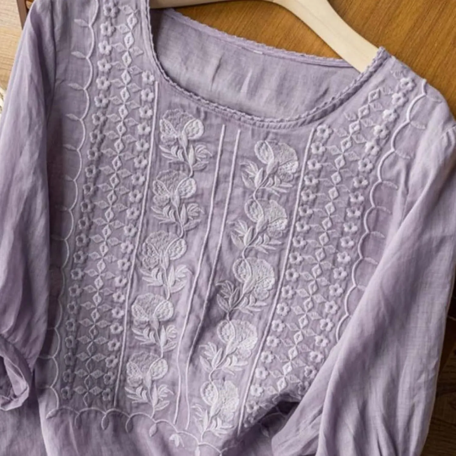 Ladies Fashion Leisure Spring Summer Literary Retro Loose Design Sense Embroidery Round Neck Thin Mesh Shirt Long